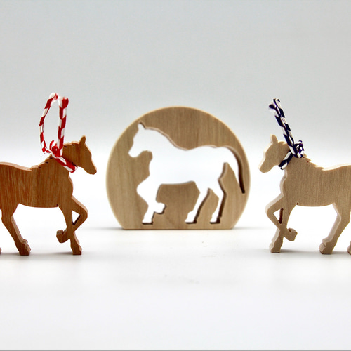 セール✨天然石　瑪瑙　彫刻馬　干支馬　木製台座付き セール✨天然石 瑪瑙 彫刻馬 干支馬 木製台座付き セール✨天然石 瑪瑙