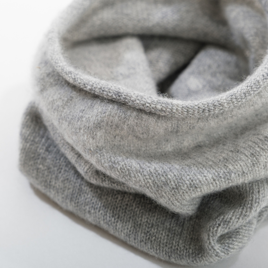 100%カシミヤ ライトウェイトネックウォーマー Grey