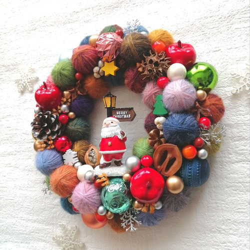 カラフルでにっこり☆毛糸玉のクリスマスリース（中） 毛糸玉リース