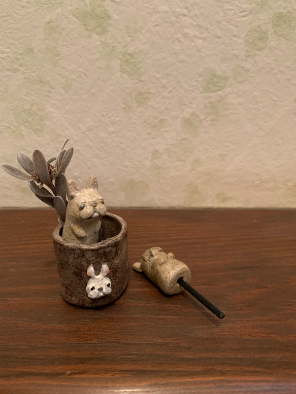 小さなフレブルさんと小さなアロマポット　陶土 5枚目の画像
