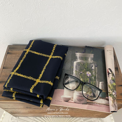 ⭐️2点売れました⭐️おしゃれな ネイビー 黒 ブラック 黄色 チェック 薄手 ナチュラル ウール 秋 冬 ストール 7枚目の画像