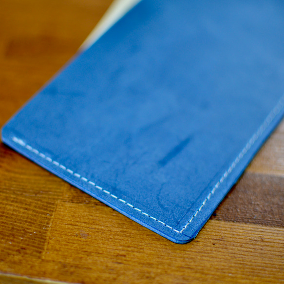L字エル字刺繍で取り出しやすい　すみれブルーのシンプルな本革財布 イタリアンレザー 植物タンニンなめし　財布　札入れ　 3枚目の画像