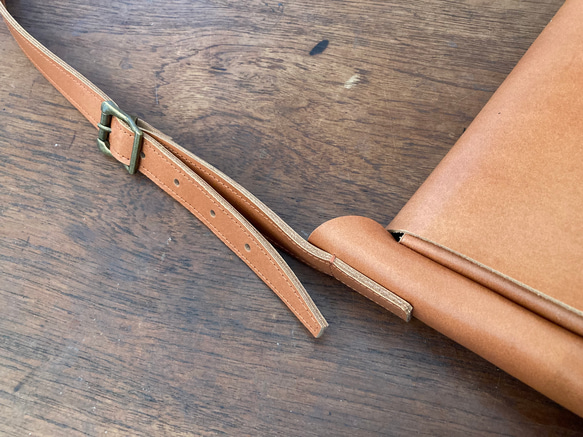 古董郵件包肩背包皮革包鞣製皮革棕色 第4張的照片