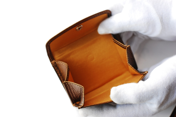 小銭をたっぷり収納、中の小銭の視認性も高く使いやすい 『カード入れ付コインケース』アルラン社シュリー：メタリックブロンズ 7枚目の画像