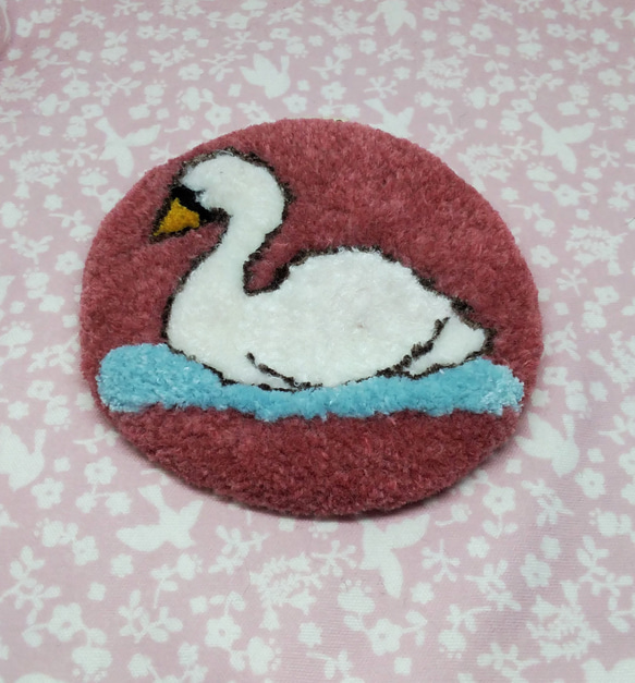 白鳥の刺繍　壁掛け　トレー　コースター 5枚目の画像