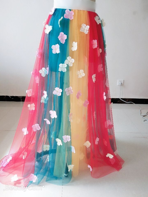 婚紗 彩色禮服罩裙 花瓣散落的罩衫 之前照片 第1張的照片