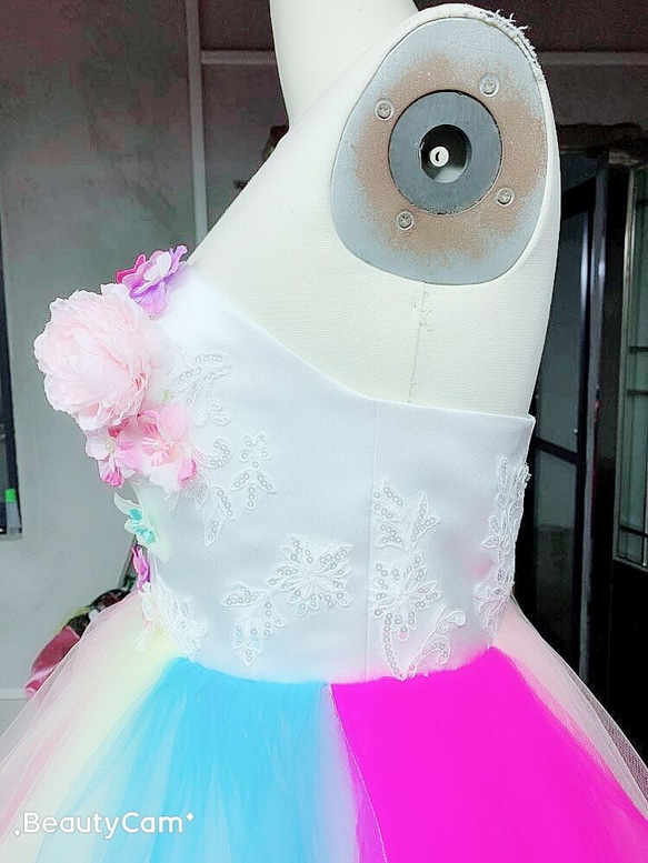 可愛彩虹色禮服婚紗婚紗變色 第8張的照片
