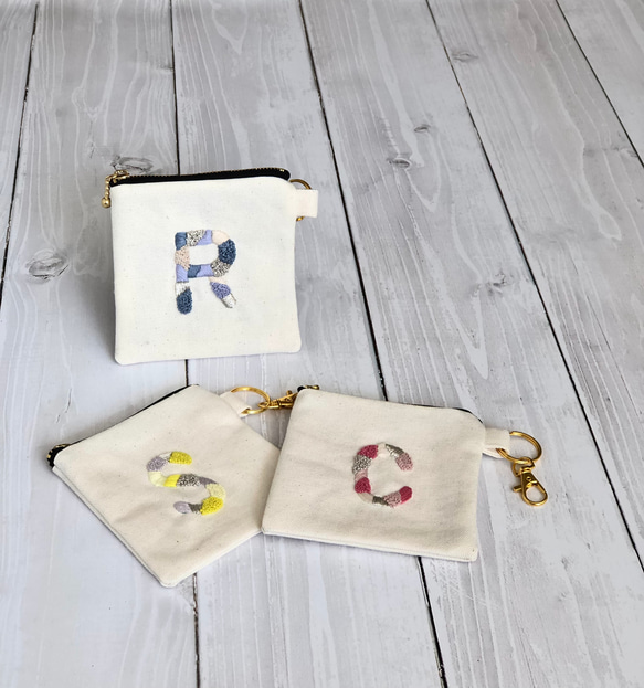 専用　ハンドメイド　刺繍　パピヨン　キーホルダー　ミニ＆ミニミニリュック型ポーチ 専用 ハンドメイド 刺繍 パピヨン キーホルダー ミニ＆ミニミニ