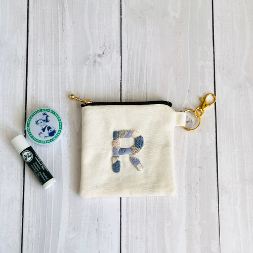 ITジャーナリスト♡    ウエイト枠  刺繍イニシャルポーチ♡ ITジャーナリスト様 専用♡ ウエイト枠 刺繍イニシャルポーチ♡