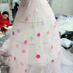 高品質！婚紗 彩色禮服罩裙 花瓣罩裙 設計可更改 第5張的照片