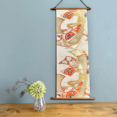 帯のタペストリー 白金に美しい熨斗柄 着物リメイク インテリア 掛け軸