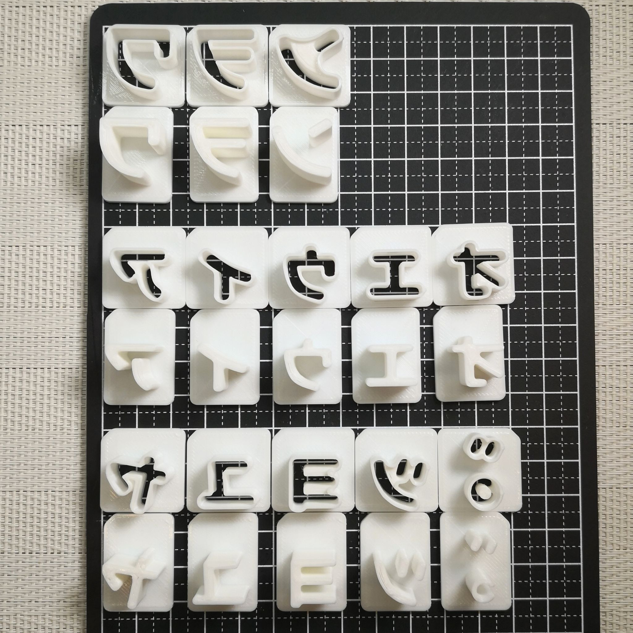 20サイズ「カタカナ/丸ゴシック」57種セット販売　イジェクタ式クッキー型