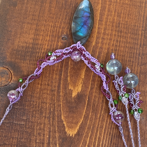 緑の羽根の蝶々♢ラブラドライト マクラメネックレス 13 天然石 天然色  