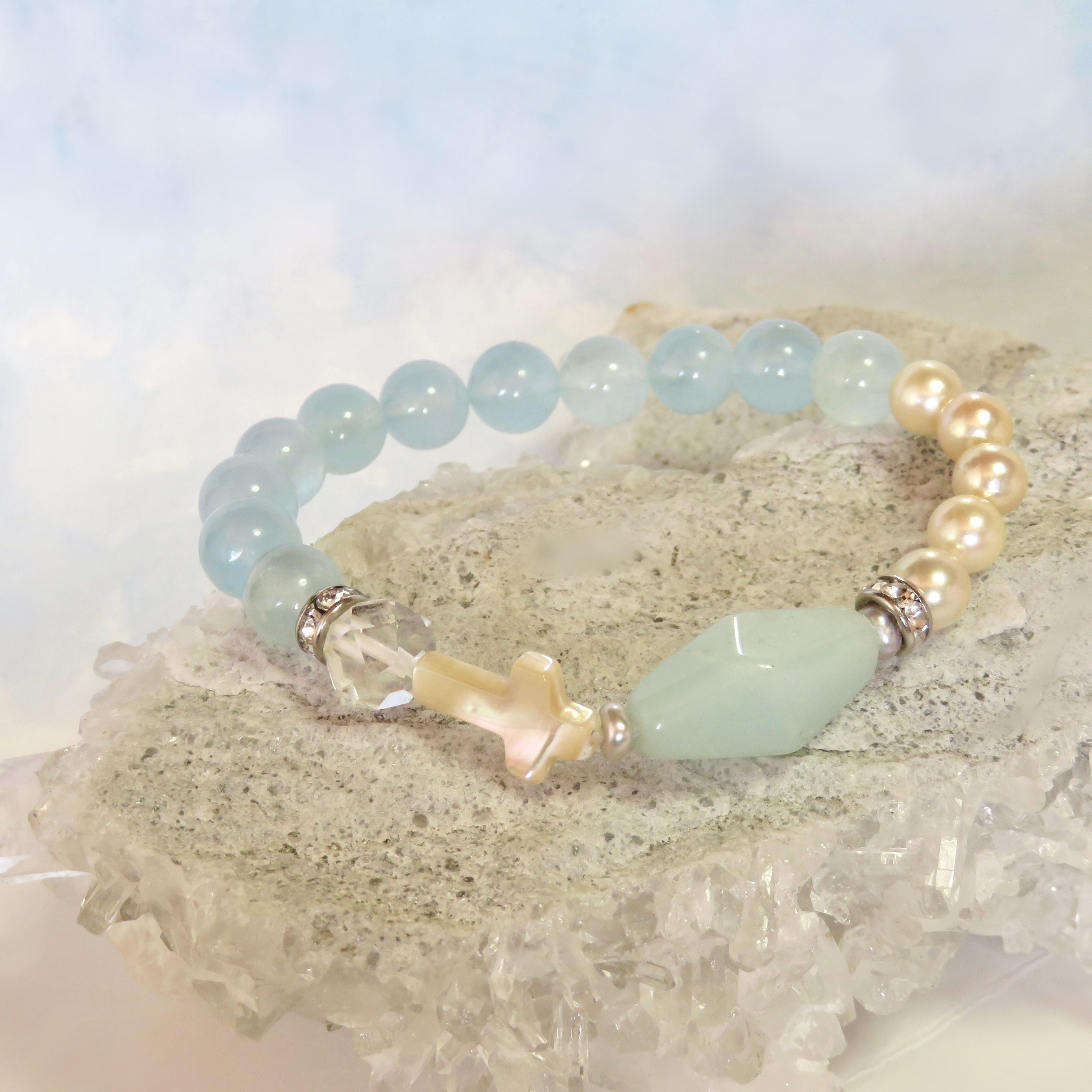 アマゾナイト・マザーオブパール・アクアマリン・あこや真珠のおでかけブレスレット