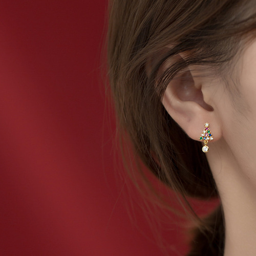 K18 ピアス　トナカイ　クリスマス　色石 K18 ピアス トナカイ クリスマス 色石 - メルカリ