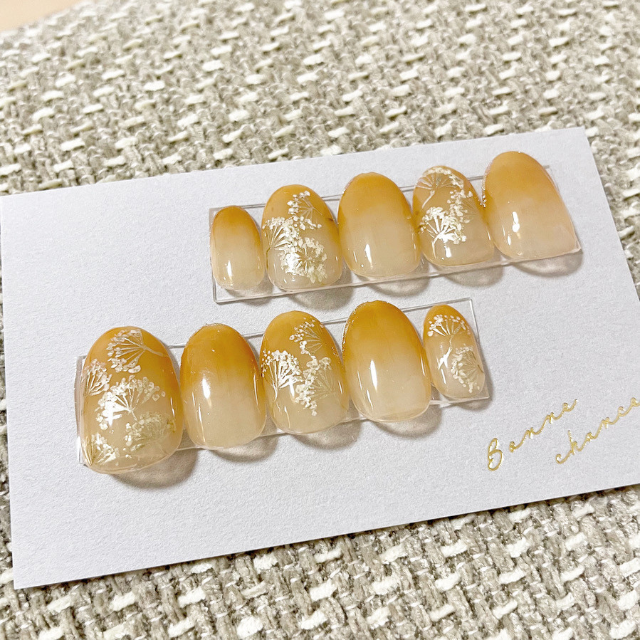 オーダーネイル⭐️ブラウンベージュボタニカルフラワー アート5本