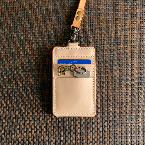 4面+鍵ﾎﾟｹｯﾄ・ヌメ革生成り】IDカードケース CC-30w 定期入れ 身分