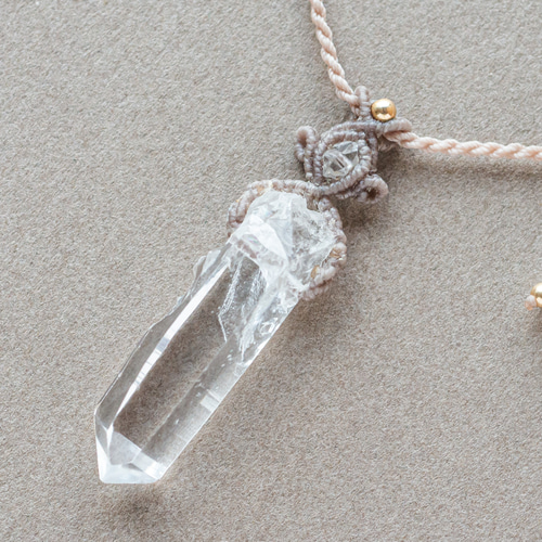 ヒマラヤ産クリスタル+ルチルクォーツのマクラメ編み 天然石ネックレス ヒマラヤ産クリスタル+ルチルクォーツのマクラメ編み 天然石ネックレス