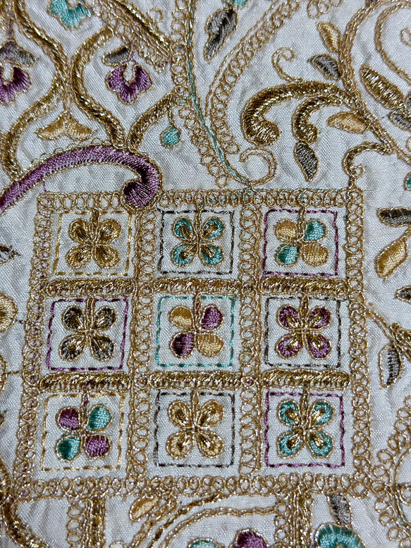 インド刺繍生地 2枚目の画像