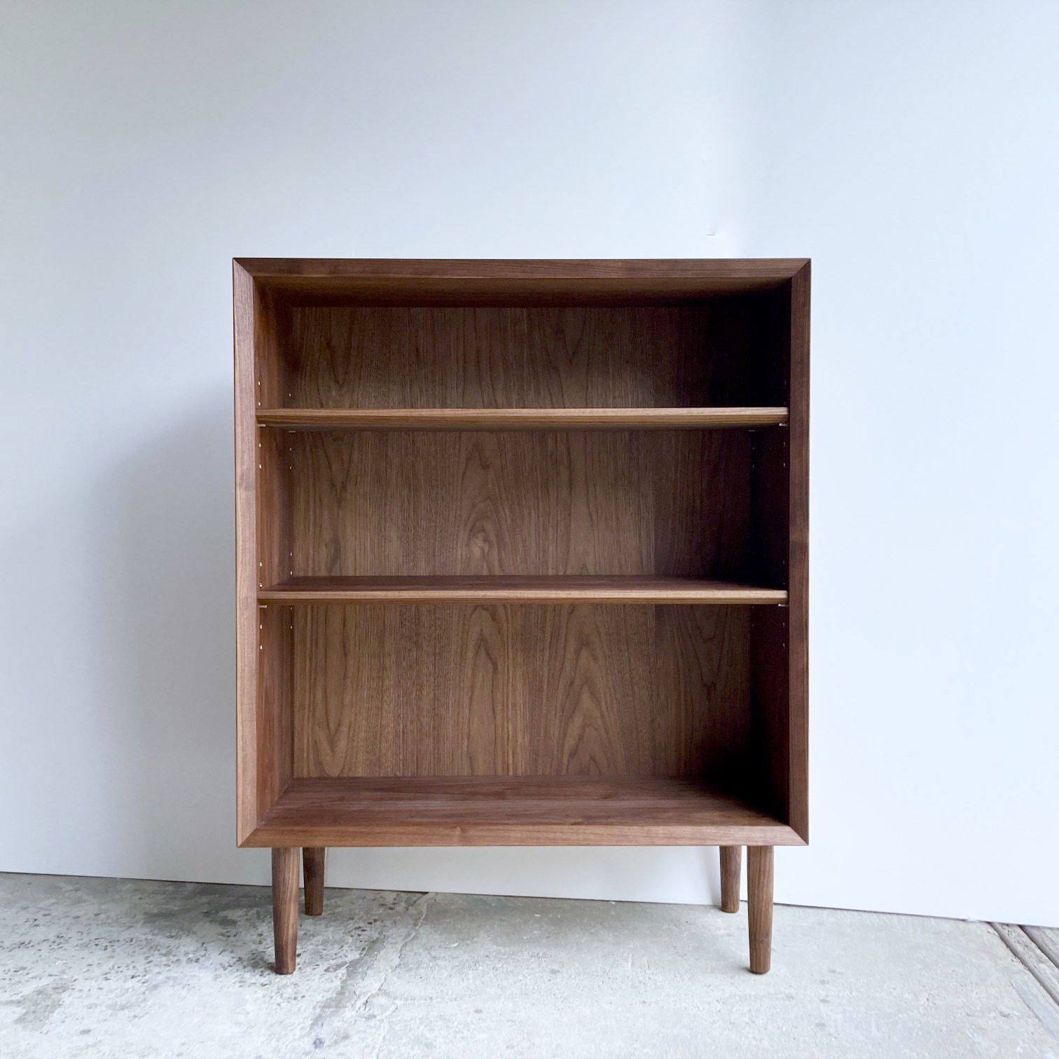 本棚　ブックシェルフ　ウォールナット　シンプルなデザイン　W80cm