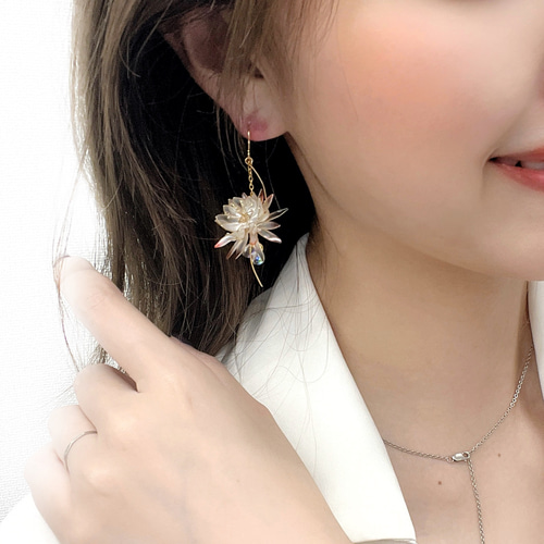 Amazon | ディップアート 月下美人 ピアス イヤリング | ピアス 通販
