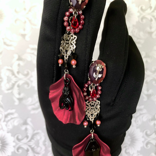 薔薇園の吸血鬼（イヤリング・ピアス） イヤリング・ノンホールピアス 