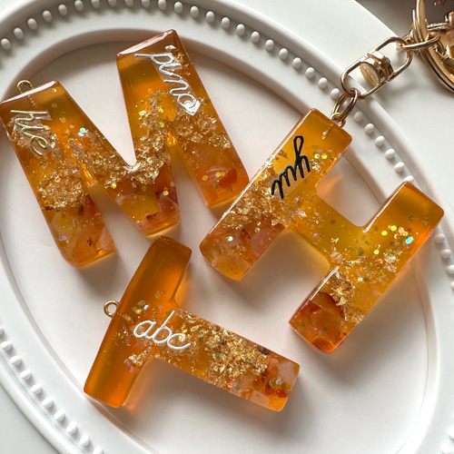 【在庫僅少】 honey♡レジンイニシャルキーホルダー キーホルダー yu- 通販 チャーム