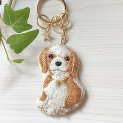 キャバリア 犬 動物 キーホルダー ビーズ ハンドメイド 手刺繍 刺繍
