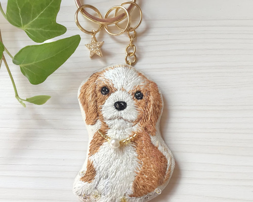ハンドメイド　刺繍　トイプードル　キャバリア　サイベリアン　バッグ　キーホルダー ハンドメイド 刺繍 トイプードル キャバリア サイベリアン