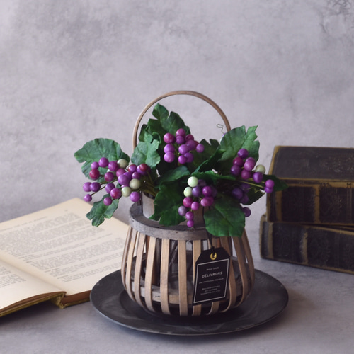 山葡萄の花器 ◇粘土のお花◇ 小さな山葡萄 竹製 ランタン Y882 アートフラワー Old