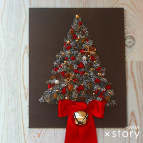 Creema限定【おとなシックなクリスマスツリー】ハーフツリーの壁掛け