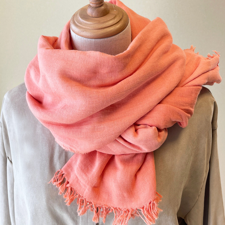 手染め・大判コットンガーゼストール　サーモンピンク