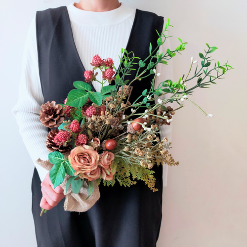 アーティフィシャル♡ベリーとどんぐりのリース アーティフィシャル♡ベリーとどんぐりのリース