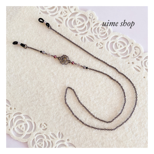 薔薇チャーム＆バーガンディー色SWAROVSKIパールのアンティーク調