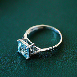 「角形」K18ホワイトゴールド　天然アクアマリン　天然ダイヤモンド　リング　和名藍玉　水宝玉 3月誕生石　幸福・富・聡明 2枚目の画像