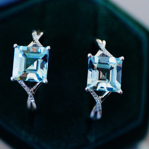 エメラルドカット　大粒アクアマリン　2ct ホワイトゴールドリング 050747_01.jpg