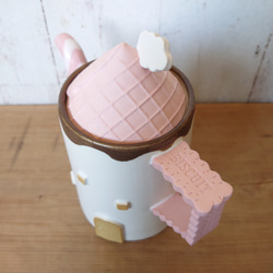 お菓子の家ティーポット(ピンク+白色) 4枚目の画像