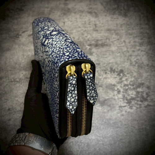 ☆スタースティングレイ 長財布 ダブルジップ大容量☆ Amazon | スタースティングレイ 長財布 黒 エイ革 本革 ラウンド