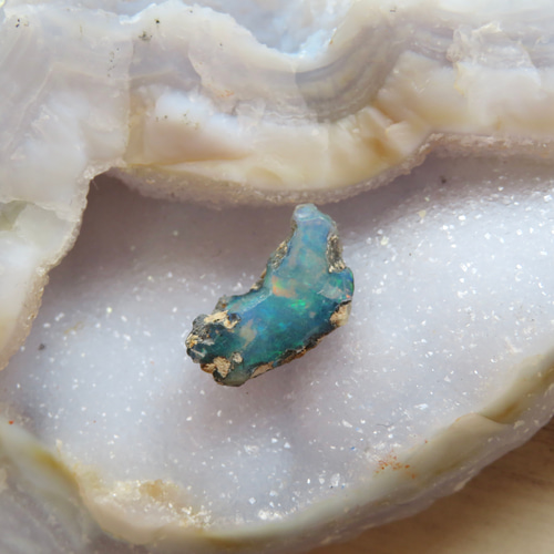 美しい鉱物標本】銀河の欠片のようなオパールの原石 その他アート