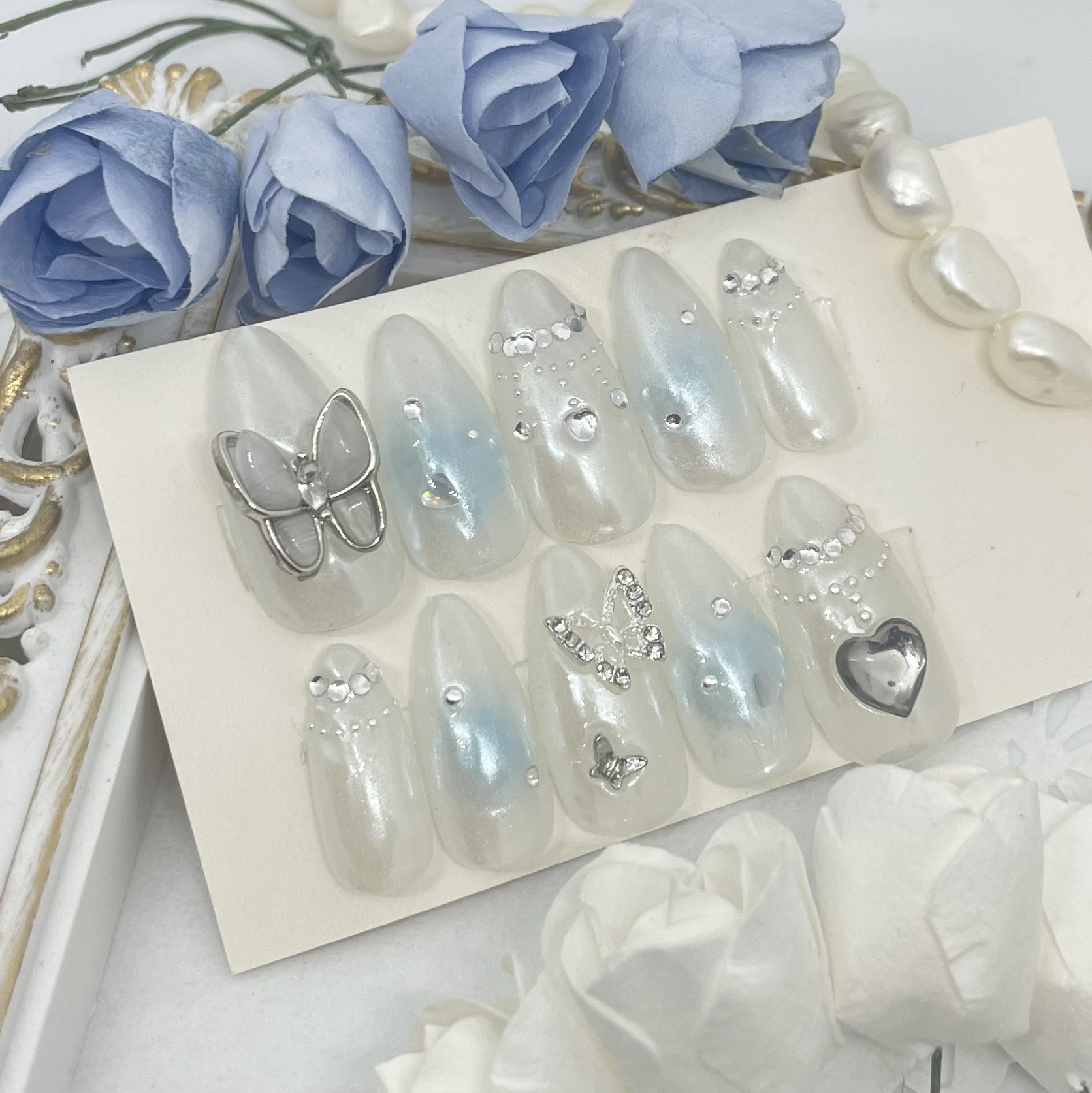 サイズオーダー♡うるうるチーク×バタフライネイルチップ ブルー size  