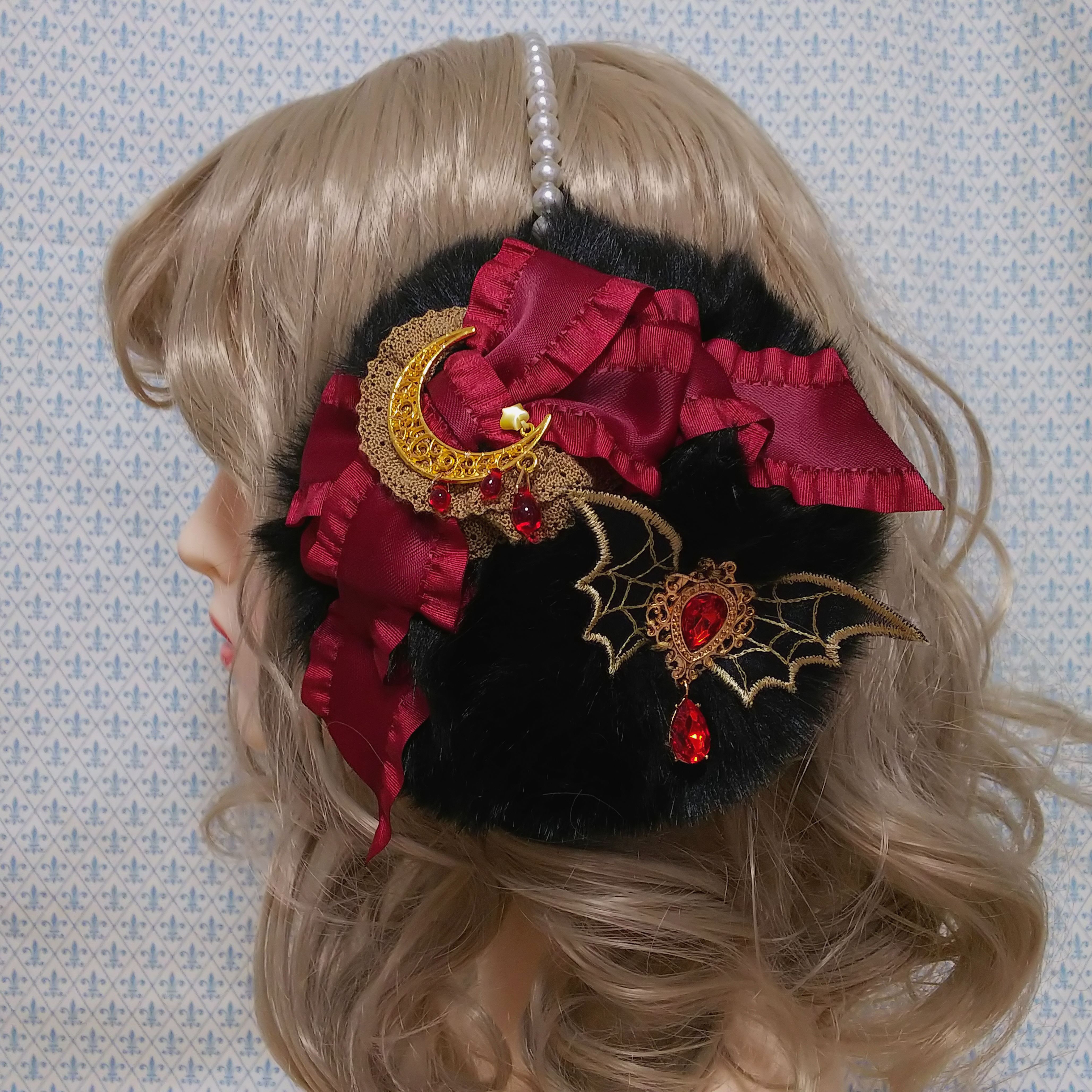 三日月は夜空に付いた爪跡　イヤーマフ　Blood◆ワインレッド 蝙蝠 ゴスロリ ゴシック 赤 イヤーマフラー 耳あて