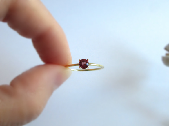 【八月生日石】4毫米高品質「紅色尖晶石」戒指 第5張的照片