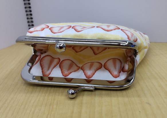 カワイイ☆イチゴのショートケーキ柄のがま口財布 3枚目の画像
