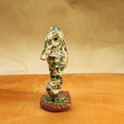 タッちゃん（タツノオトシゴ・辰）（緑）・陶芸作品　置物（陶 動物） 2枚目の画像