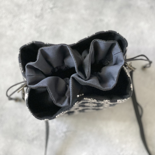 ⚮̈ミナペルホネン anemone ネイビー ネリオバッグ 巾着 あおりバッグ 