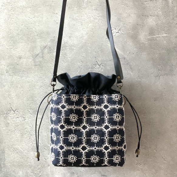 ⚮̈ミナペルホネン anemone ネイビー ネリオバッグ 巾着 あおりバッグ 