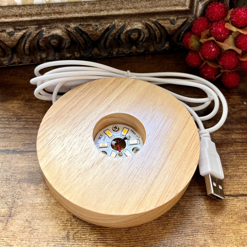 フローライト原石(蛍石)の間接照明☆LED木製ディスプレイ台座257g(B