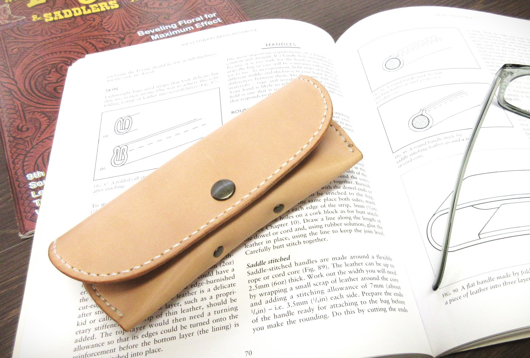 【昭南サドルレザー使用】シンプルメガネケース（大きいサイズ）（糸色選択可！）【受注製品】