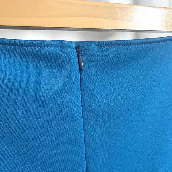 【縦長シルエット＆ウエストすっきり】大人のカジュアルスカイブルージャージスカート