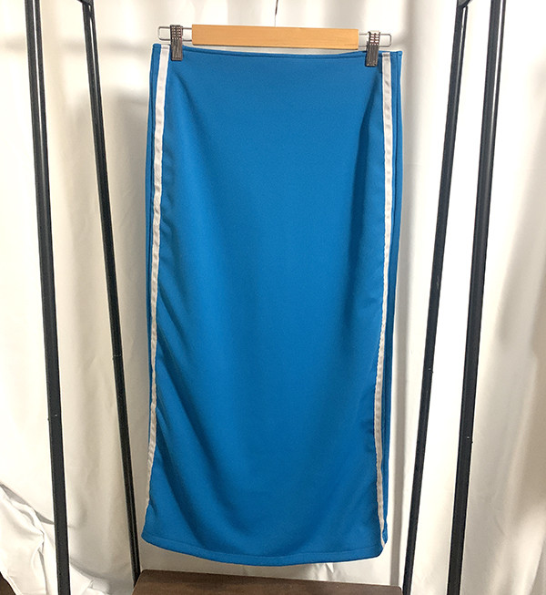 【縦長シルエット＆ウエストすっきり】大人のカジュアルスカイブルージャージスカート